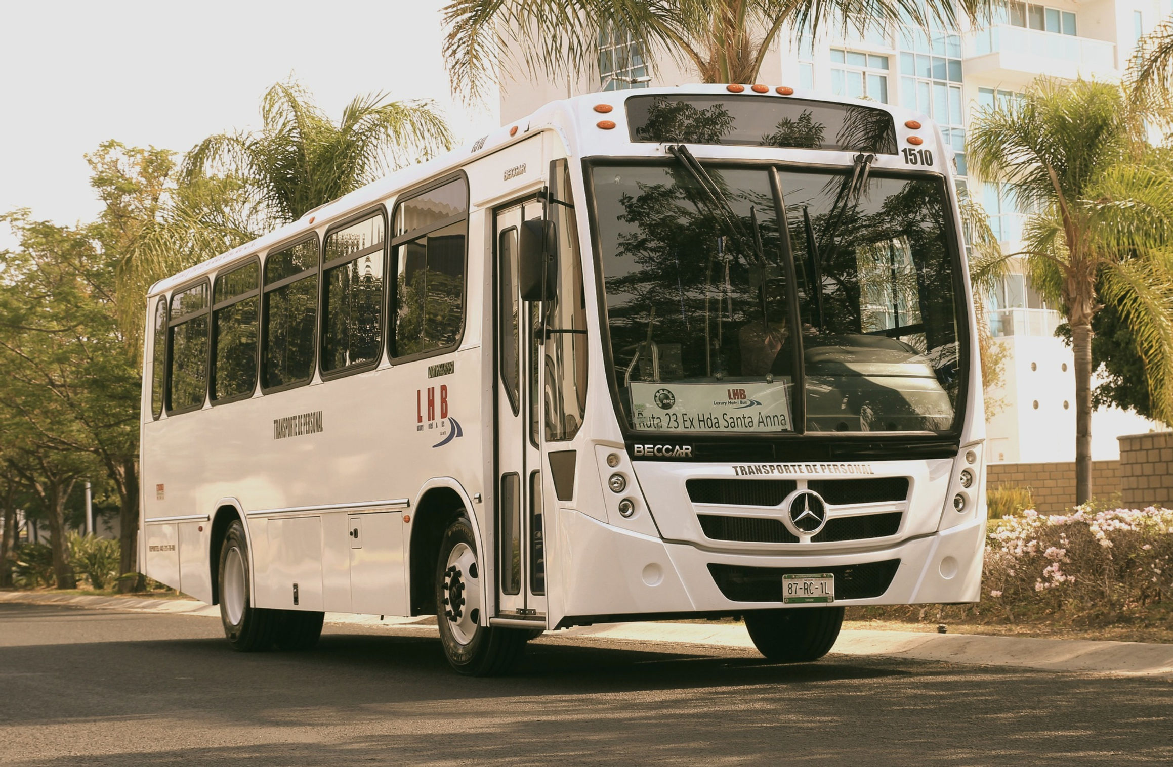 Servicio de Transporte de Personal para Empresas y Fábricas | Shuttle and Bus Service | | Luxury Hotel & Bus